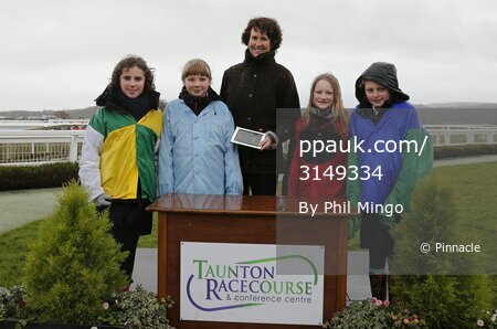 Taunton Races 280114