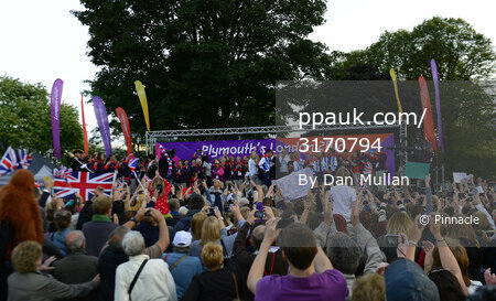 Plymouth Olympic Bus Parade 190912