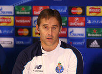 FC Porto Press Conference & Training 081215